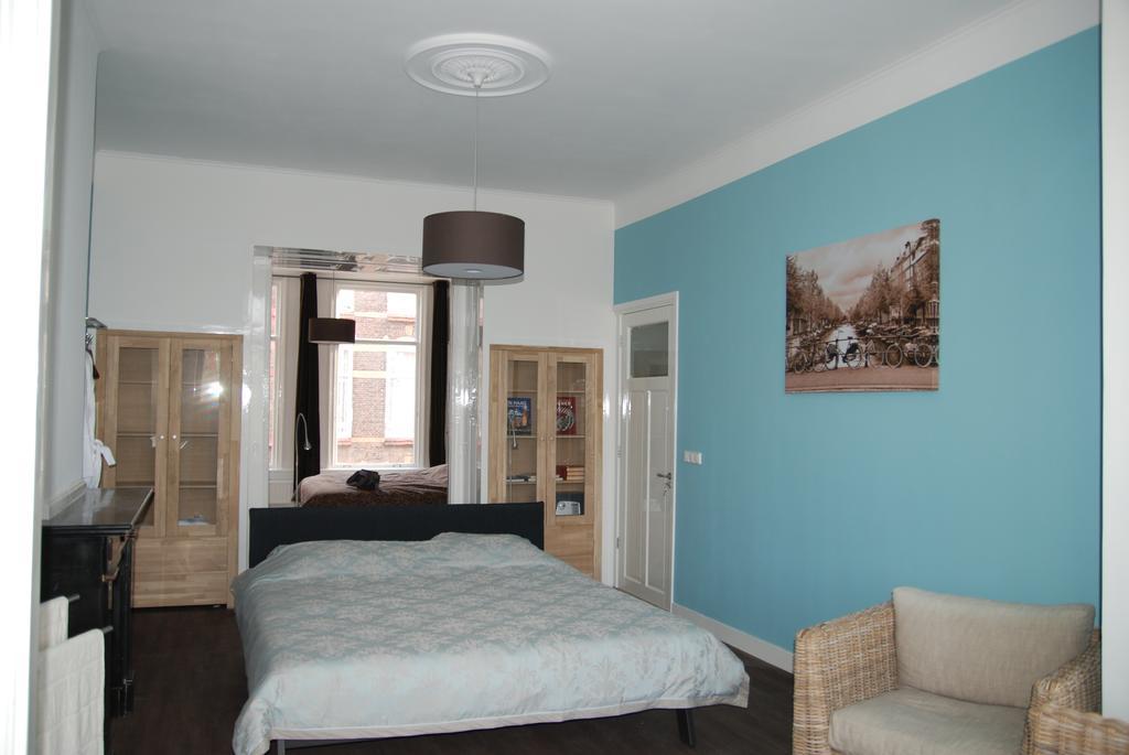 Bed & Breakfast Obrechtstraat Haag Rum bild